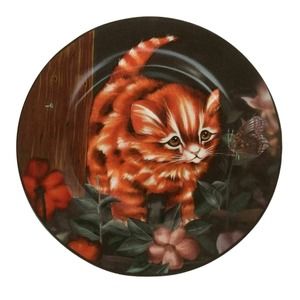 Kitten Kitty Cat Chasing Butterfly Decorative Porcelain Plate 7" Vintage Decor